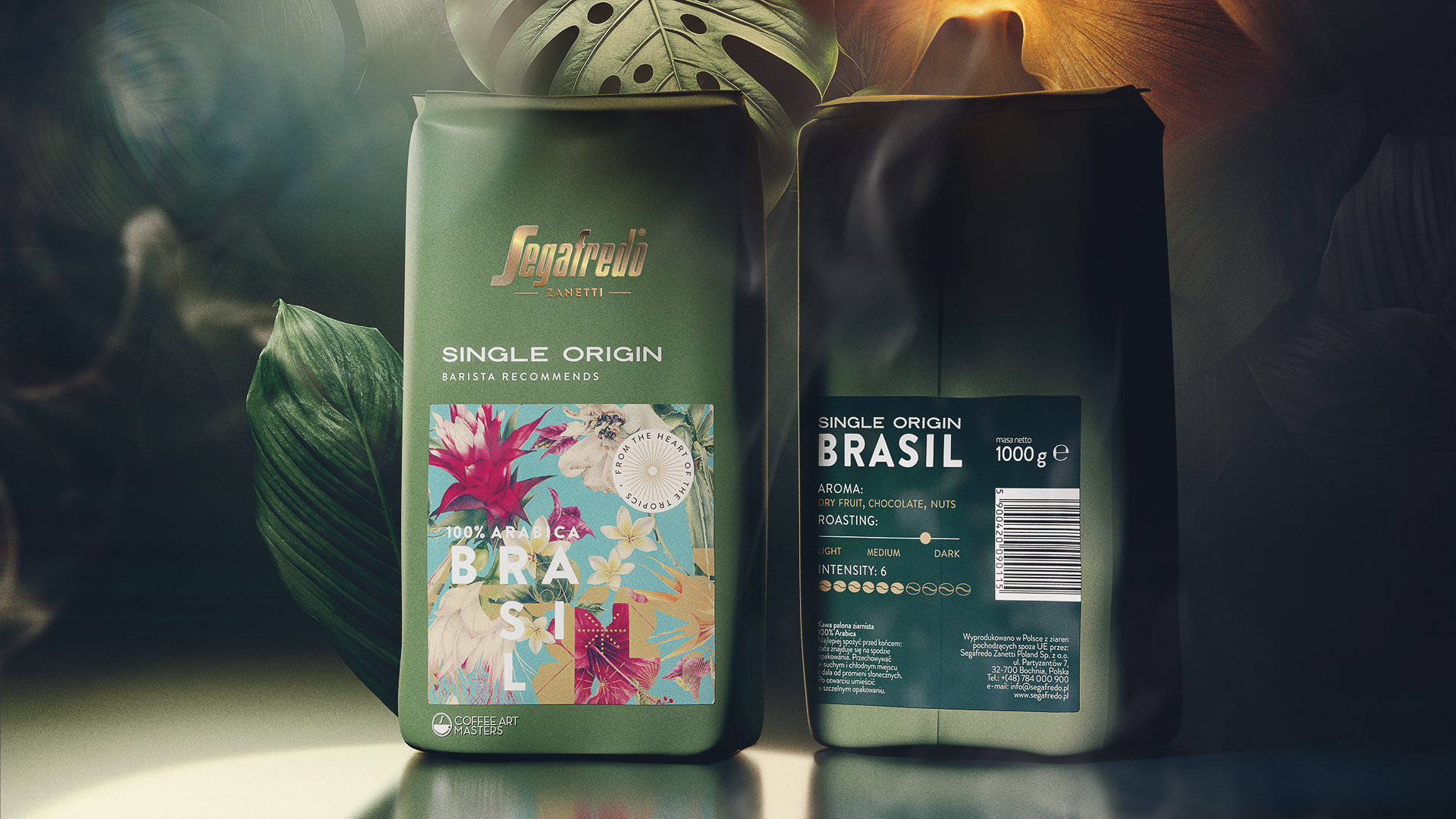 Segafredo - Single Origin Brazil - opakowanie kawy 100% Arabica Brasil, przód i tył w ciemno-zielonej aranżacji tła z dużymi liśćmi